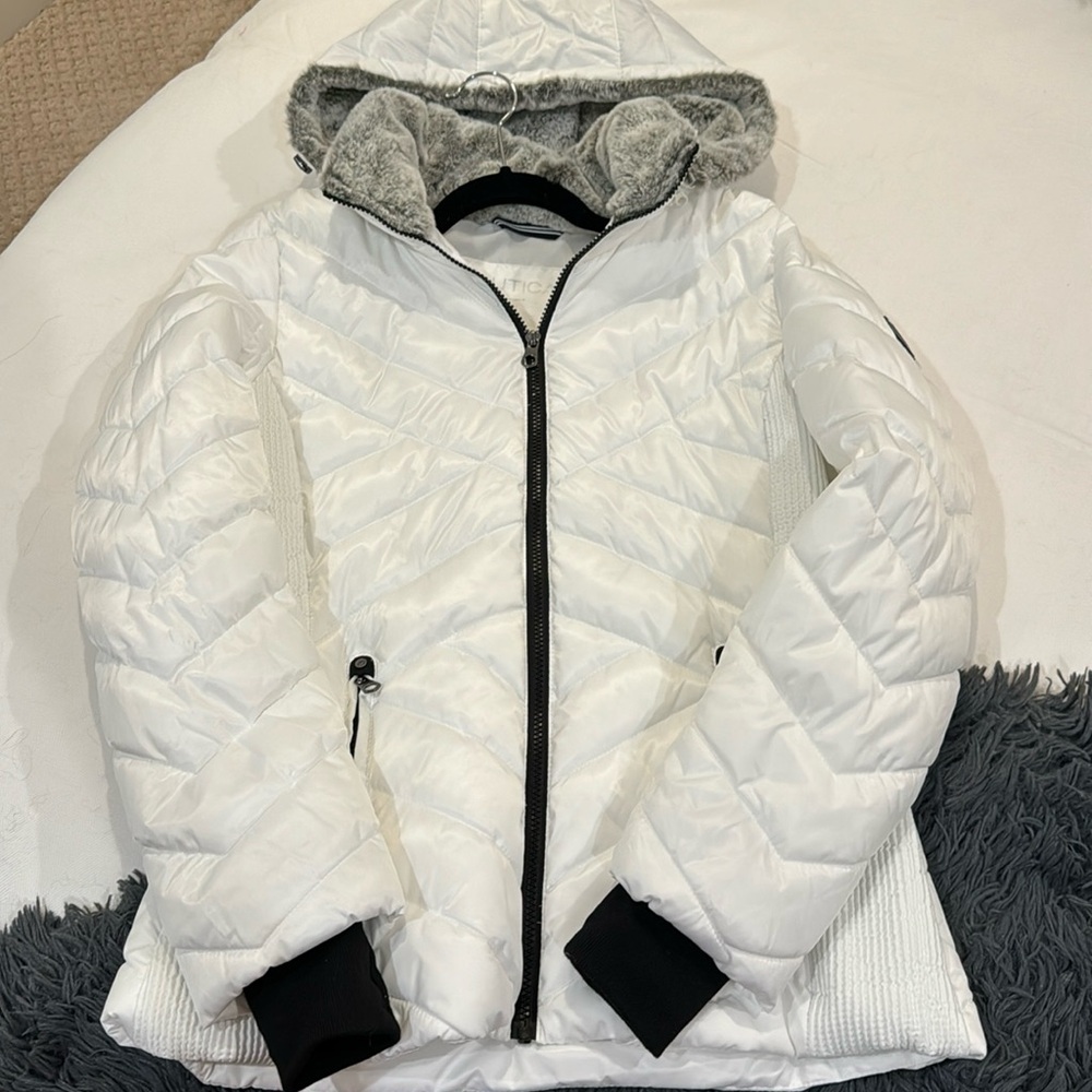 Nautica ski jacket  ice white small fleece hood